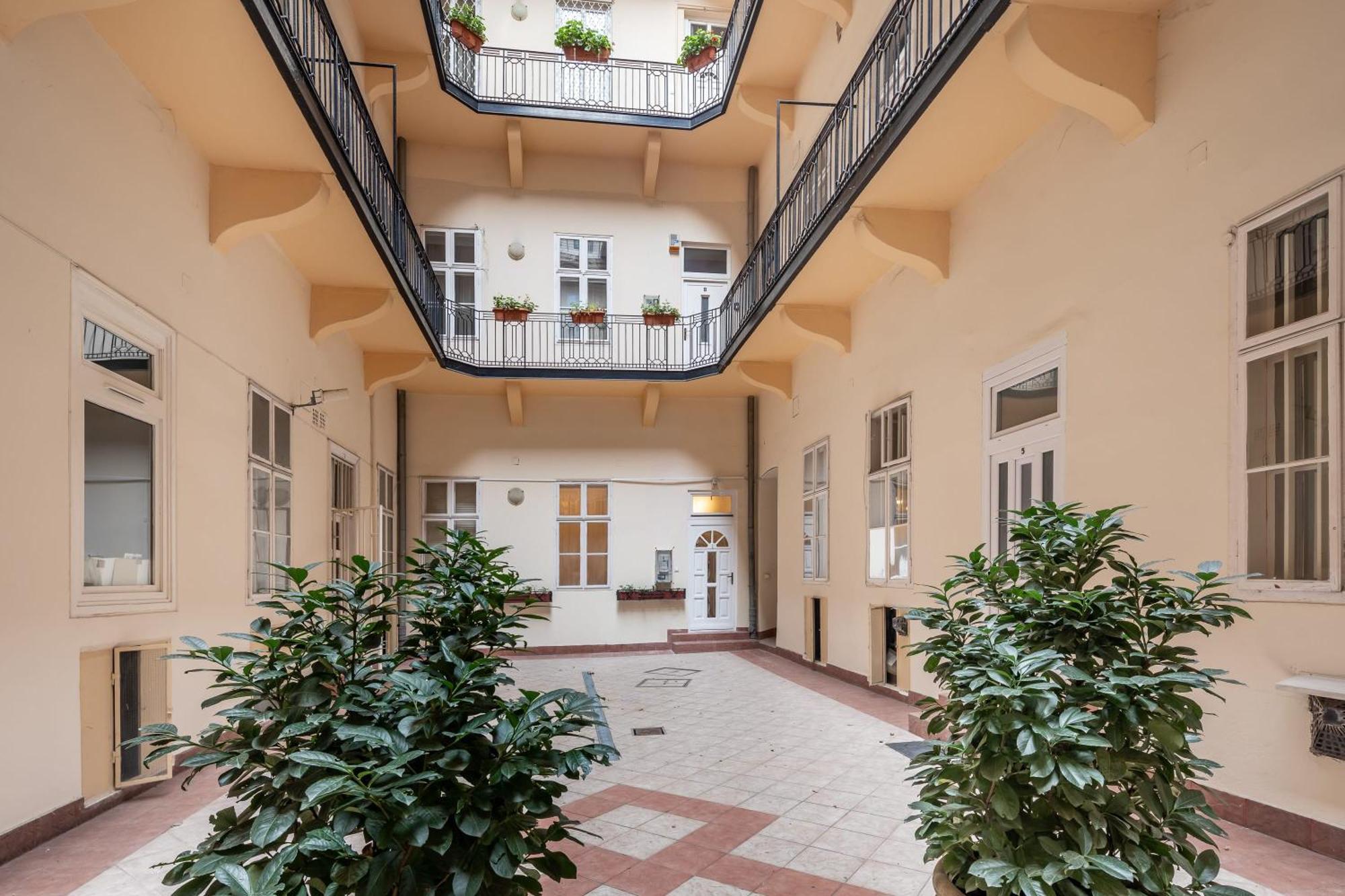 Excellent Location, Cozy Apartment Будапеща Екстериор снимка